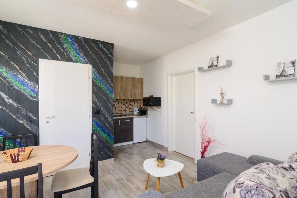 Apartamento In Okrug Gornji With Sea View, Balcony, Air Conditioning, Wifi 5134-7
